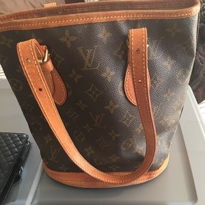 Louis Vuitton bag AUTHENTIC. Great shape